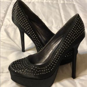👀2/$25 Steve Madden black jeweled pumps 8 1/2